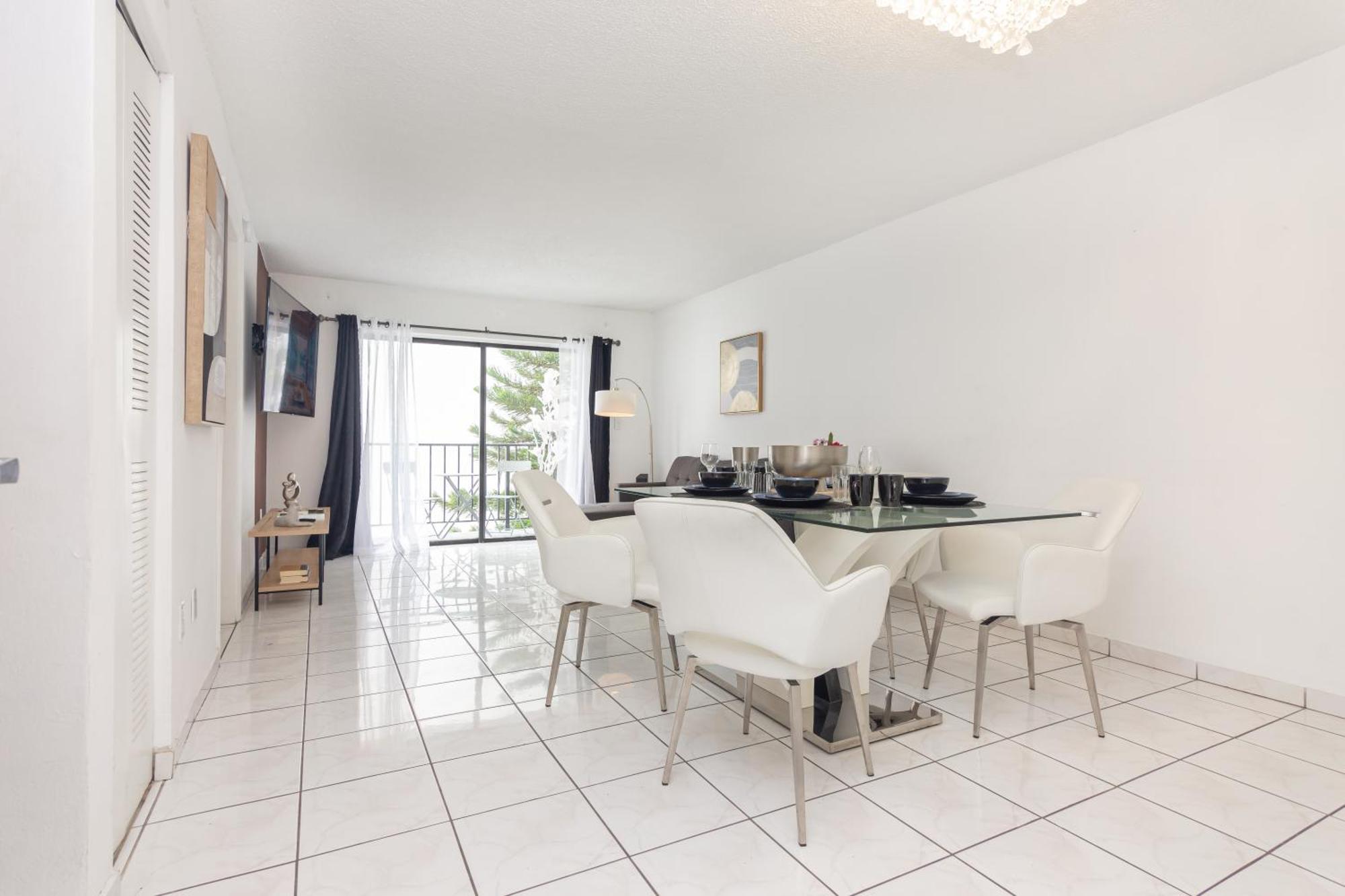 One Bedroom Apartment - With Parking & Balcony - Heart Of Wynwood Miami Esterno foto
