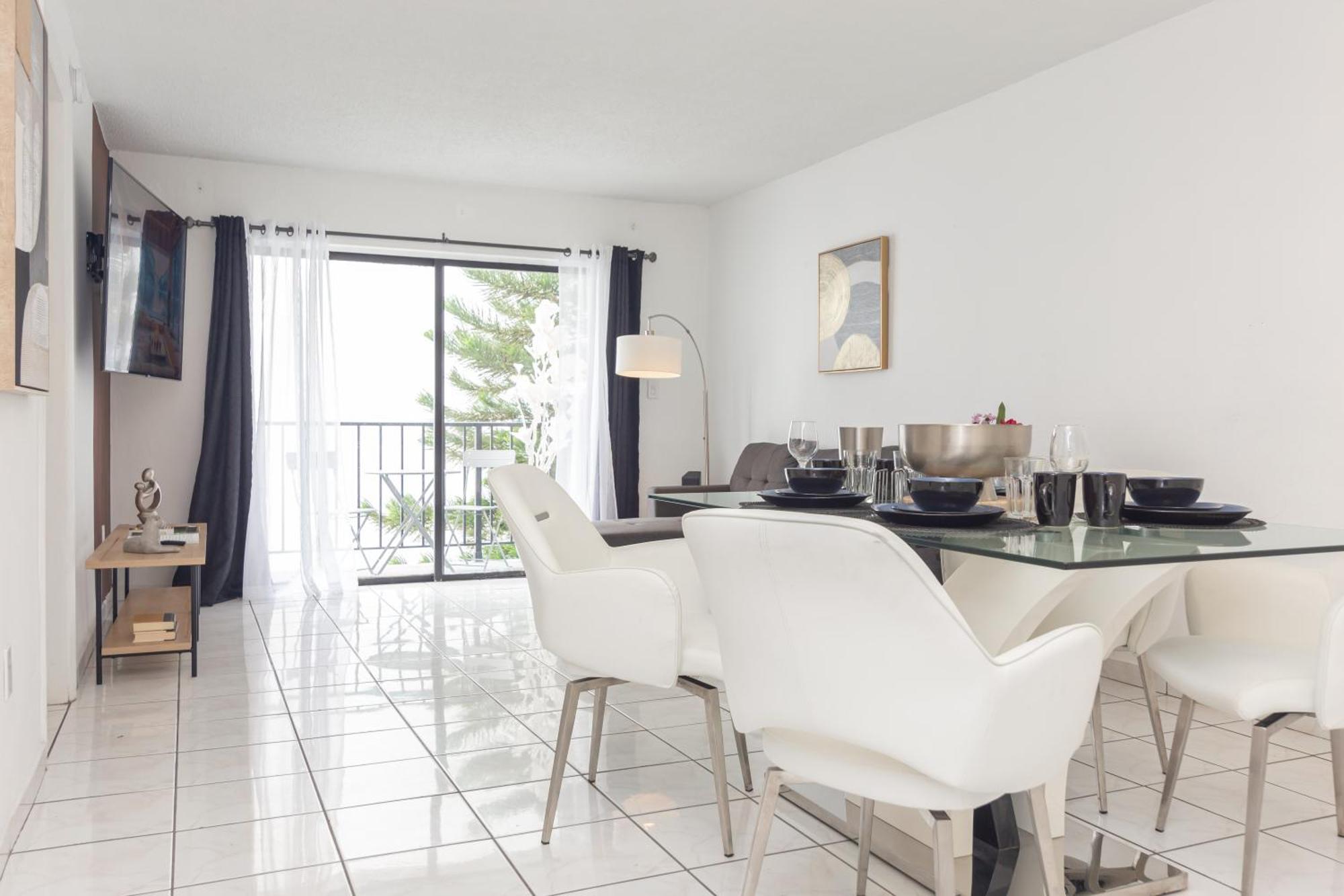 One Bedroom Apartment - With Parking & Balcony - Heart Of Wynwood Miami Esterno foto