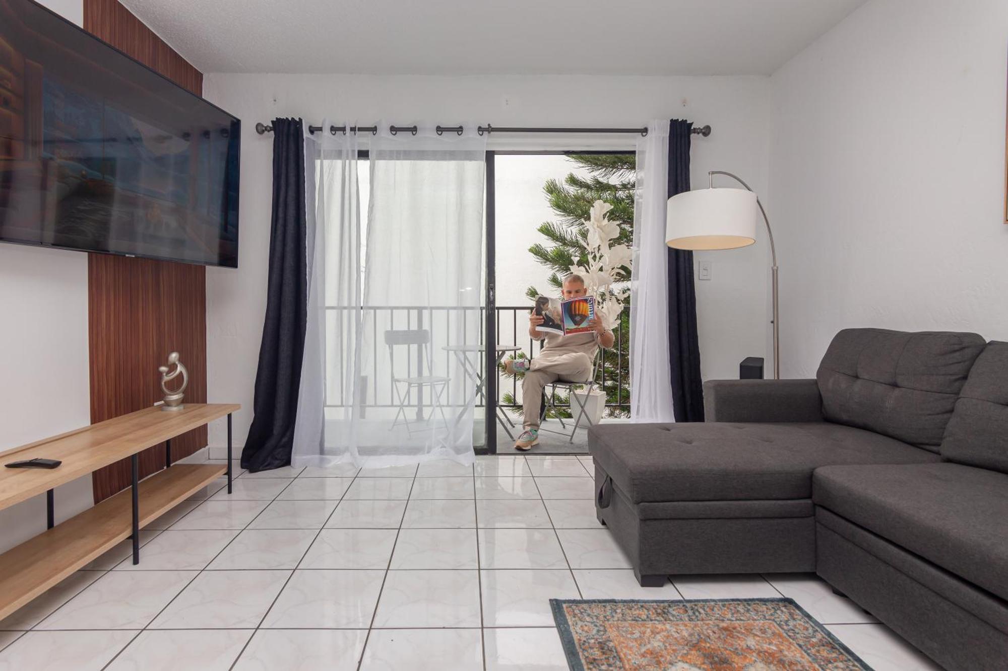 One Bedroom Apartment - With Parking & Balcony - Heart Of Wynwood Miami Esterno foto