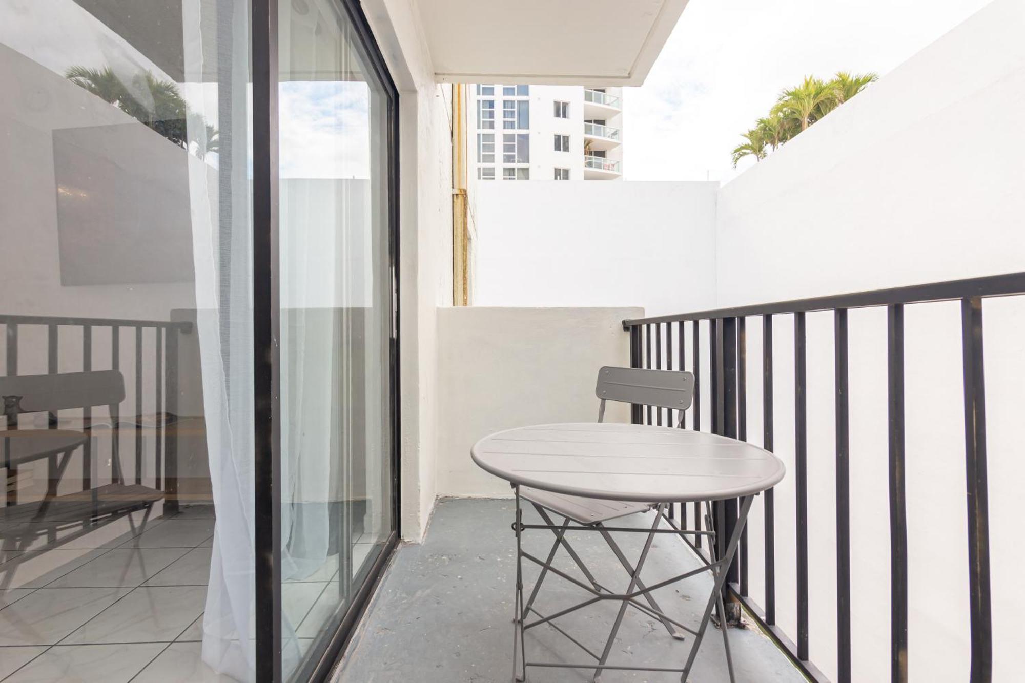 One Bedroom Apartment - With Parking & Balcony - Heart Of Wynwood Miami Esterno foto